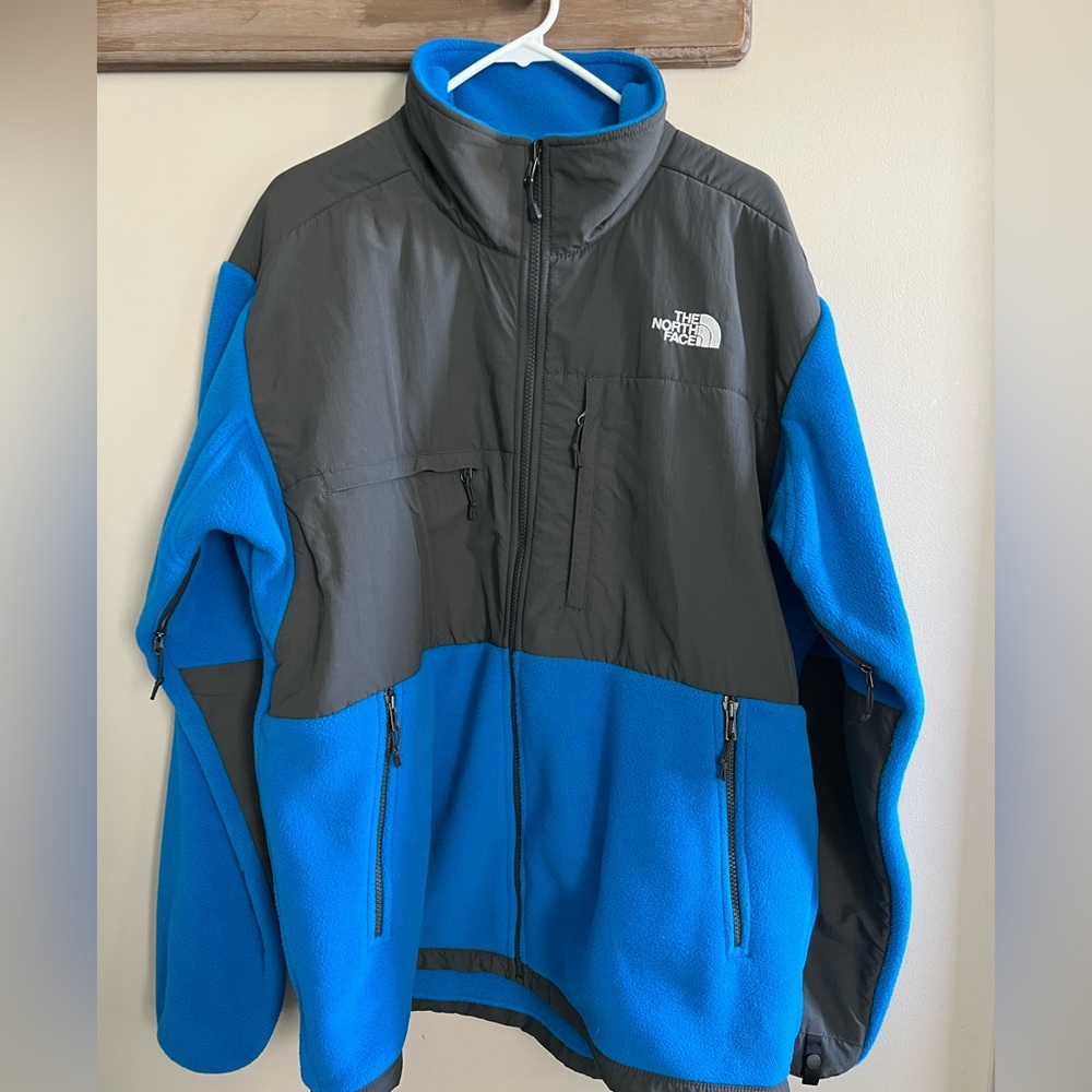 Men’s North Face Blue Gray Jacket Coat Size XL Mint Condition Fleece